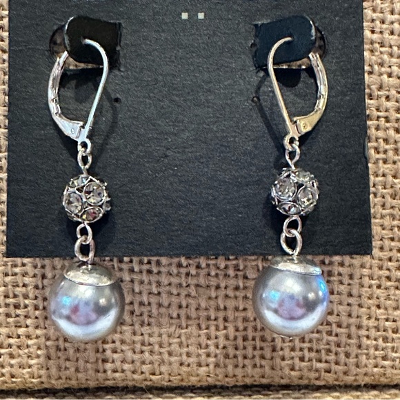 NWT Ann Taylor Earrings - silver tone leverback w/ gray faux pearl & rhinestones - Picture 4 of 8